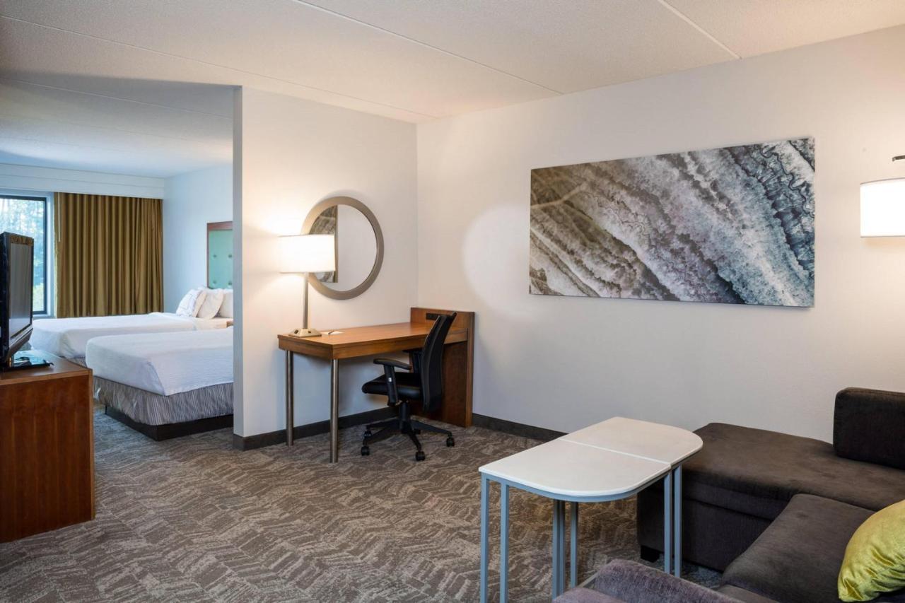 Springhill Suites Hampton Exterior foto