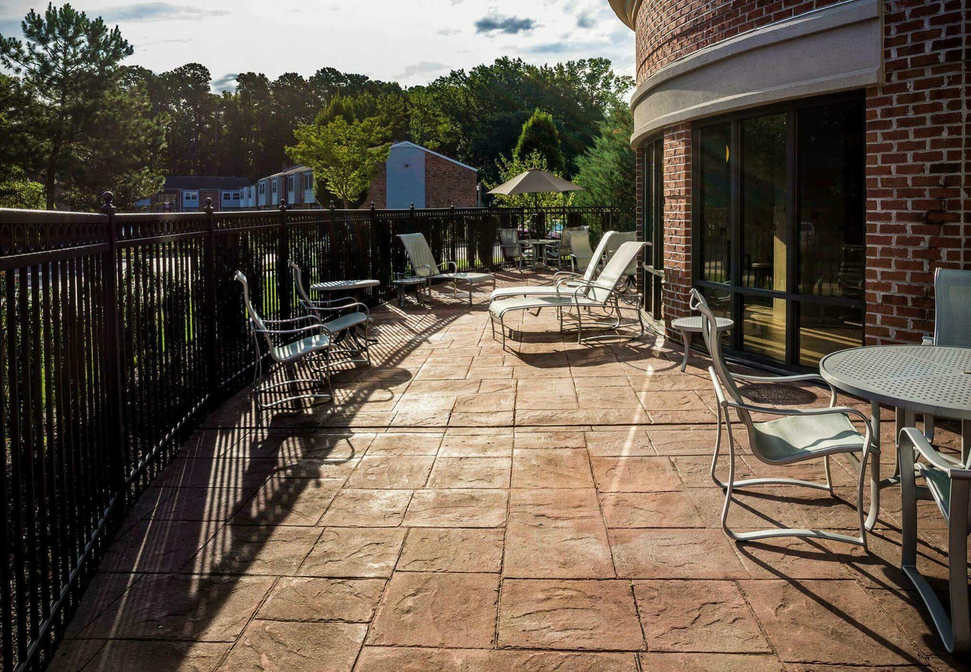 Springhill Suites Hampton Exterior foto